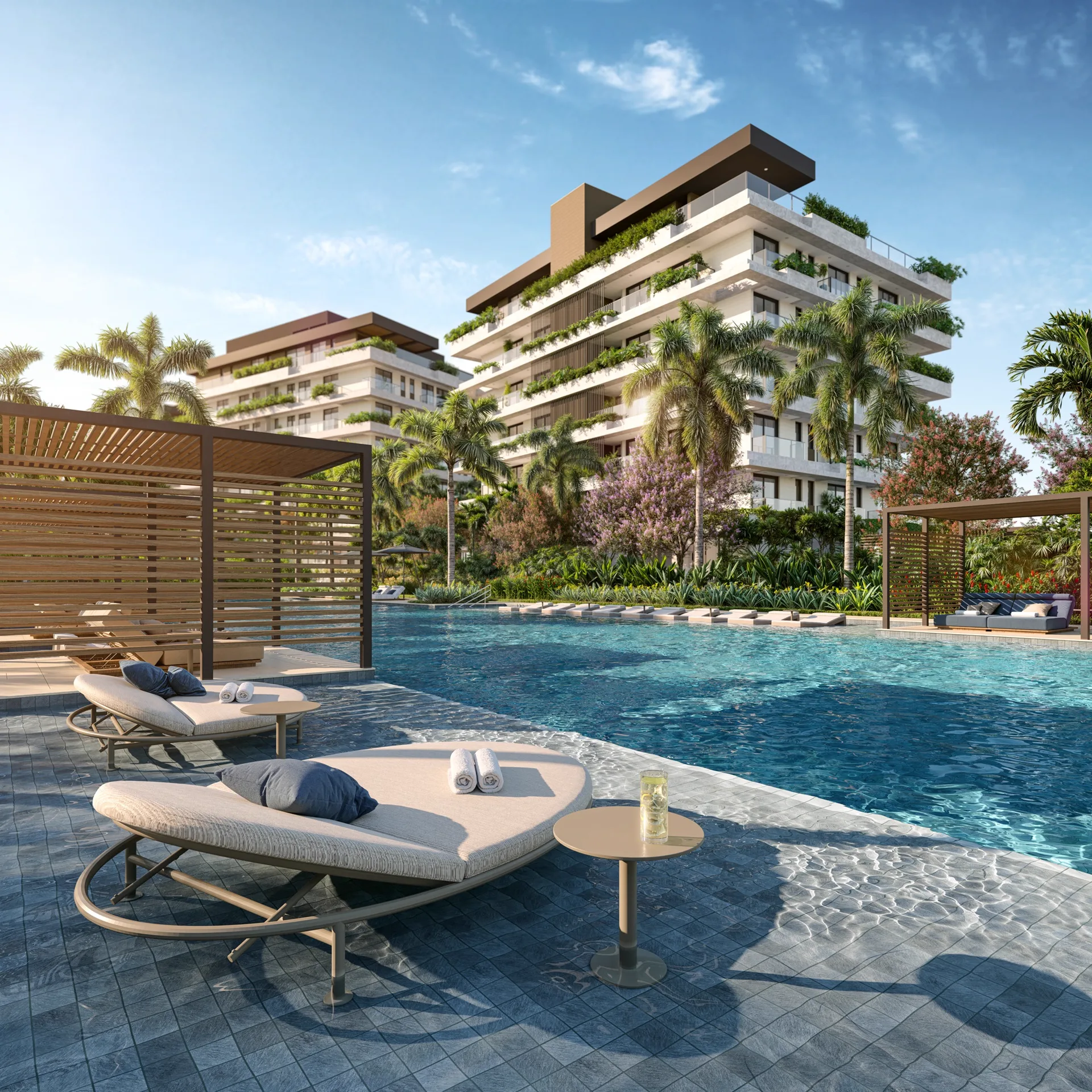 Piscina silenciosa com lounge e vegetação ao redor